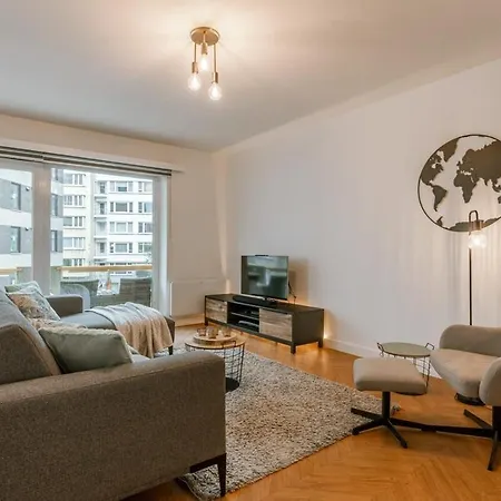 Huswell - Centrally Located Modern With Parking * Ostende