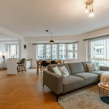 Huswell - Centrally Located Modern With Parking Apartman