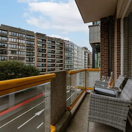 Huswell - Centrally Located Modern With Parking Οστένδη